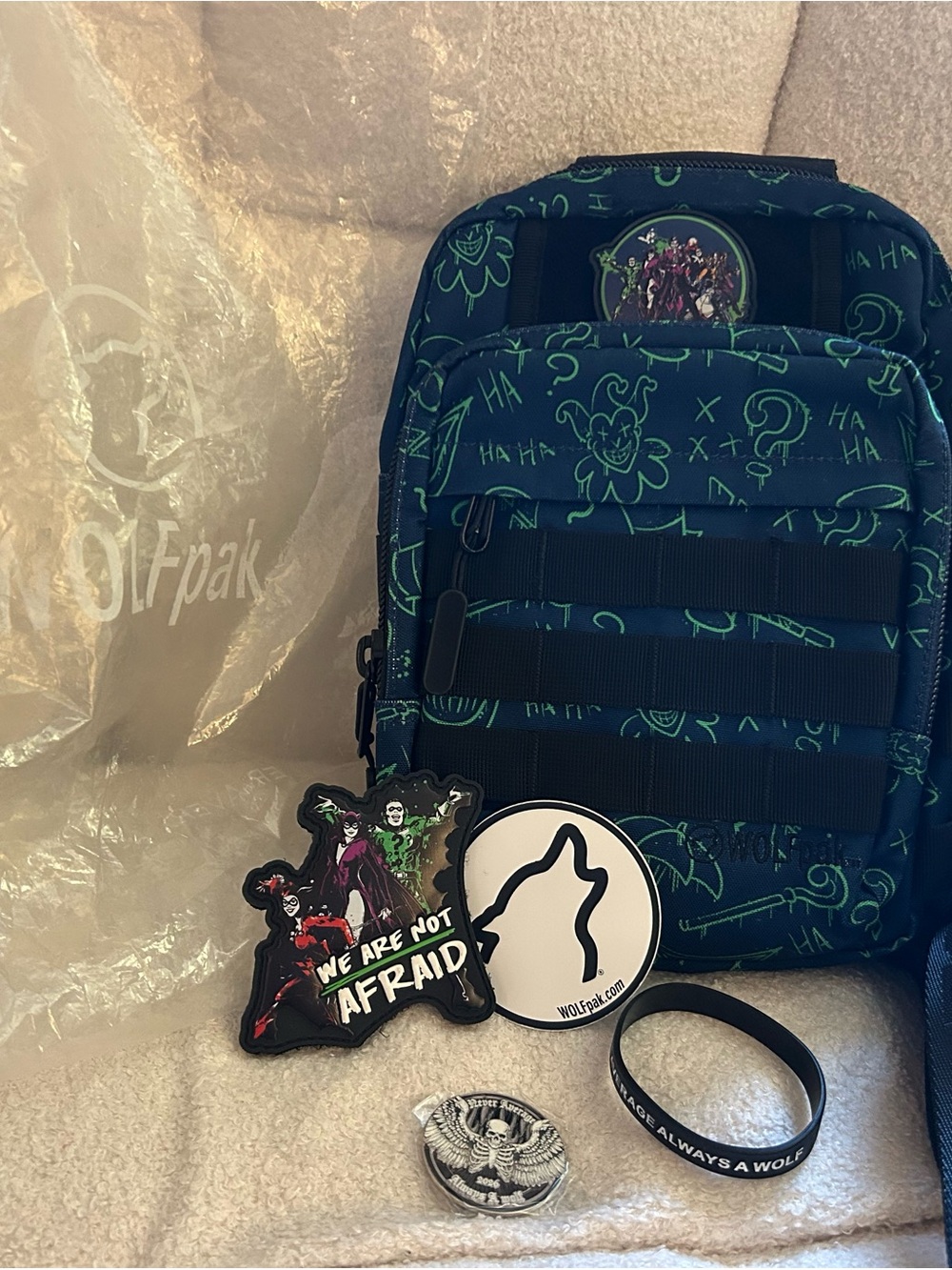 9L WOLFpak DC Villains sling bag